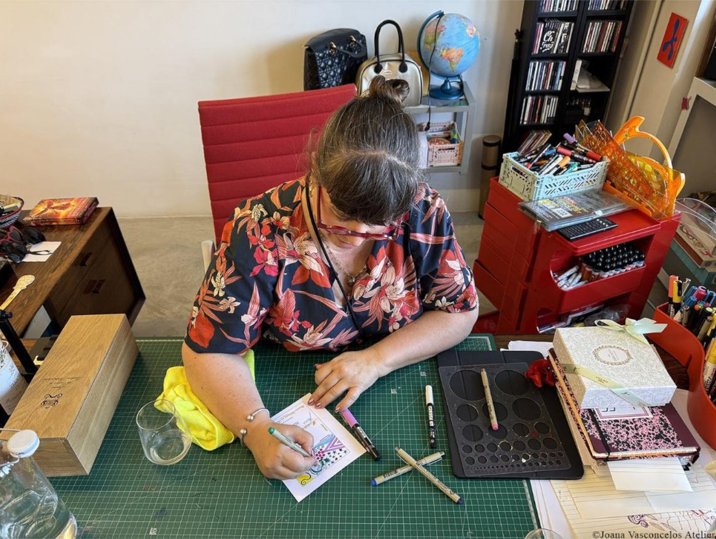 🎨 Château Mouton Rothschild Unveils 2023 Label: Joana Vasconcelos's "Paraíso"